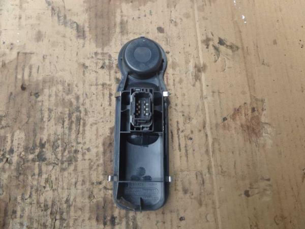 BOUTON LEVE VITRE RENAULT MODUS (COTE PASSAGER ) - Vue 2